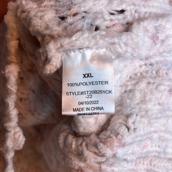 Chloe & Cyrus Tania V-Neck Sweater 🫶 - Picture 6 of 7